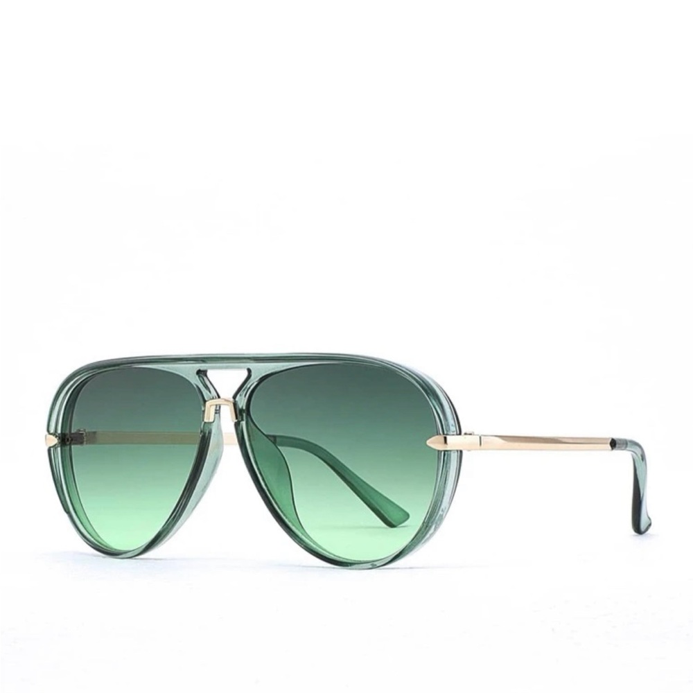 Green Aviator Sunglasses 🕶️